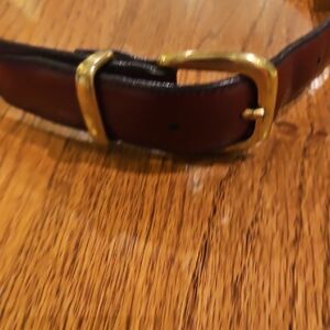 Roundtree & Yorke Brown Leather Belt with Gold-Tone Buckle
